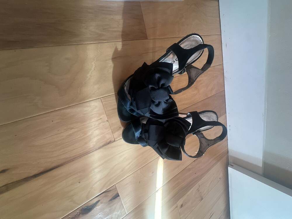 Vintage Y2K Platform Heels // Black Strappy Leather Party Slingbacks Bebe sz8